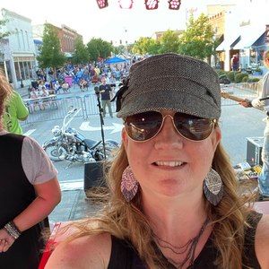 Meet your Posher, Julie